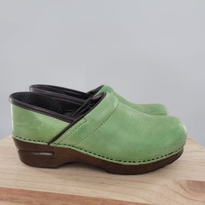 Dansko Professional Clogs Shoes Lime Green Leather Sz EU 38 US 7/7.5